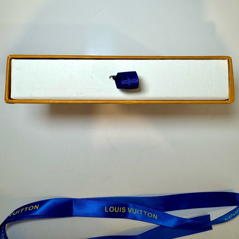 Louis Vuitton Signature Empty Jewelry Box With Ribbon - Picture 6 of 8